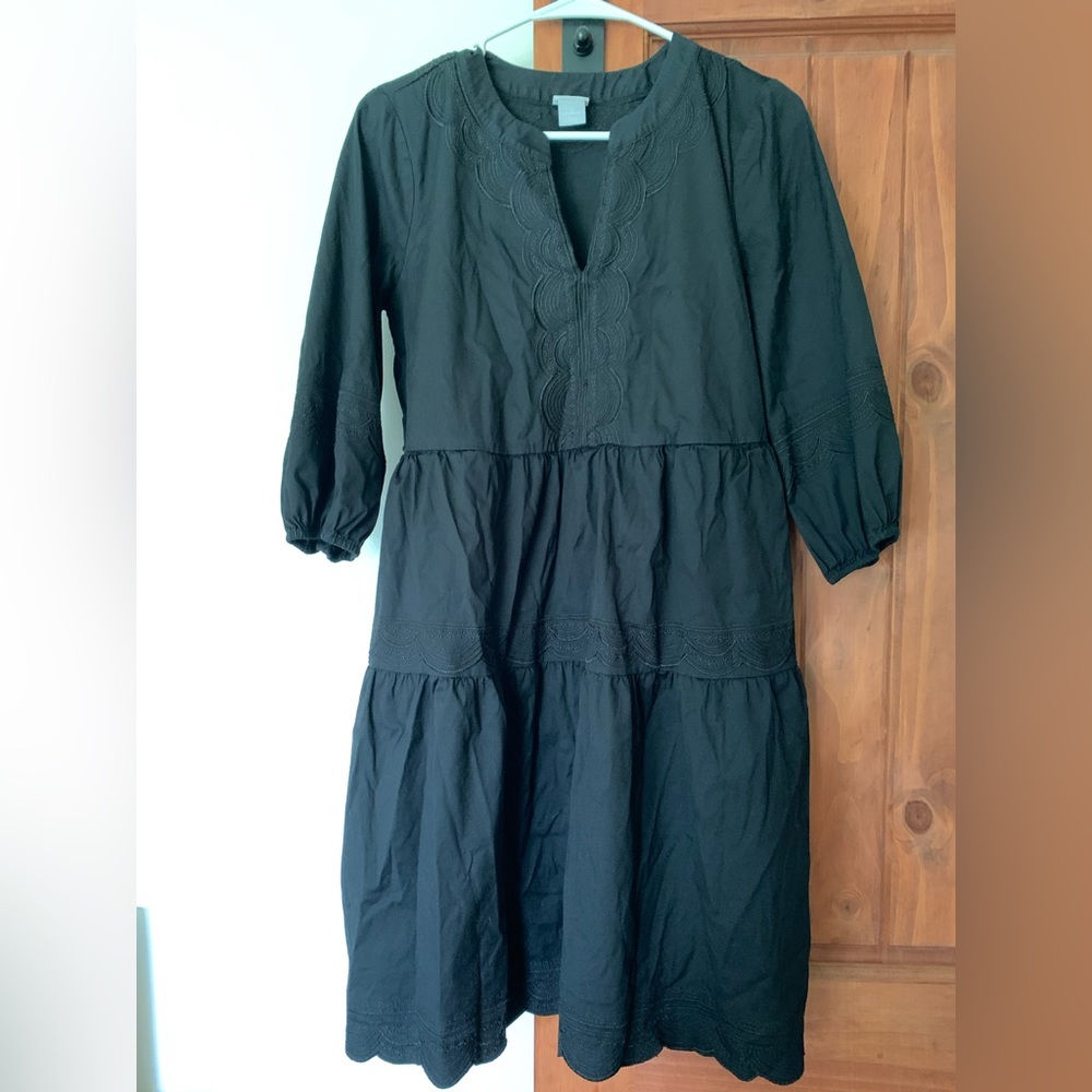 Chicos black knee length dress lightweight with beautiful stitching